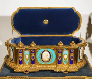 Important Rare French Ormolu Sevres Style Porcelain Jewelry Box on Bronze Table 1880 16 Important Rare French Ormolu Sevres Style Porcelain Jewelry Box on Bronze Table