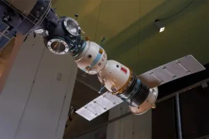 Mir Space Station USSR CCCP Original Scale Model Soviet Scene 1980