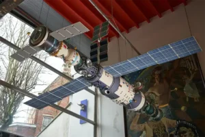 Mir Space Station USSR CCCP Original Scale Model Soviet Scene 1980