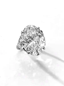 Luxury GIA Certified 10.16 Carat Oval Cut Diamond Platinum Ring 7 GIA Certified 10.16 Carat Oval Cut Diamond Platinum Ring