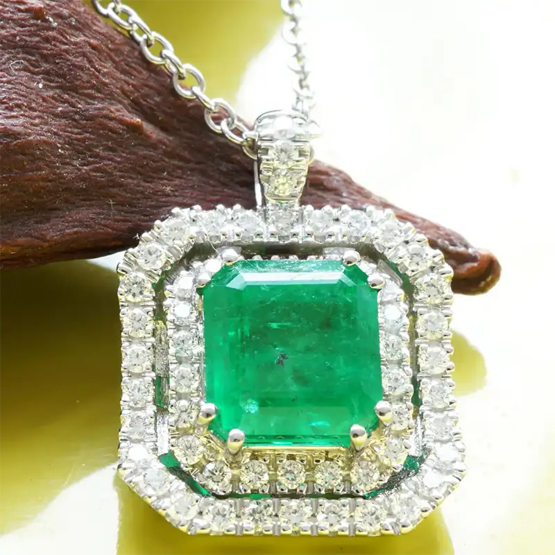 Emerald Diamond Pendant 3 Ct 0.41 Ct White Gold Panjshir Afghanistan Great Color 3 Emerald Diamond Pendant 3 Ct 0.41 Ct White Gold Panjshir Afghanistan Great Color