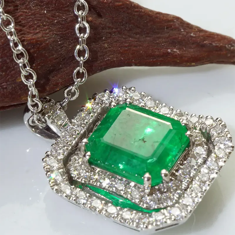 Emerald Diamond Pendant 3 Ct 0.41 Ct White Gold Panjshir Afghanistan Great Color 1 Emerald Diamond Pendant 3 Ct 0.41 Ct White Gold Panjshir Afghanistan Great Color