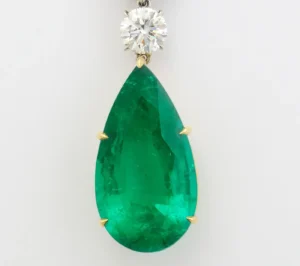 Rare Pear Shape 15.69cts Gübelin Cert Colombian Emerald Diamond Pendant Necklace 9 Pear Shape 15.69cts Gübelin Cert Colombian Emerald Diamond Pendant Necklace