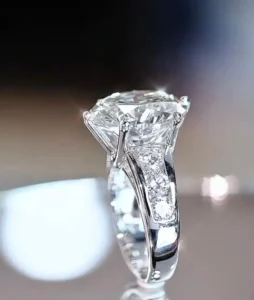 GIA Certified 10.00 Ct F/VS1 Round Brillant Cut Diamond 18K Gold Solitaire Ring