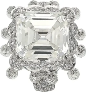 Luxury Boucheron Laperouse 8.03 Carat Emerald Cut G VS1 GIA Certified Diamond Ring 8 Boucheron Laperouse 8.03 Carat Emerald Cut G VS1 GIA Certified Diamond Ring