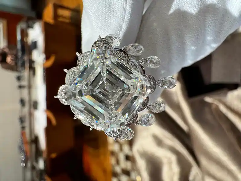 Luxury Boucheron Laperouse 8.03 Carat Emerald Cut G VS1 GIA Certified Diamond Ring 7 Boucheron "Laperouse" 8.03 Carat Emerald Cut G VS1 GIA Certified Diamond Ring