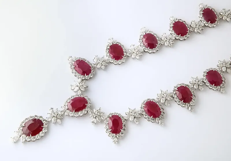 Rare Ruby and Diamond Necklace 209ct 5 Ruby and Diamond Necklace