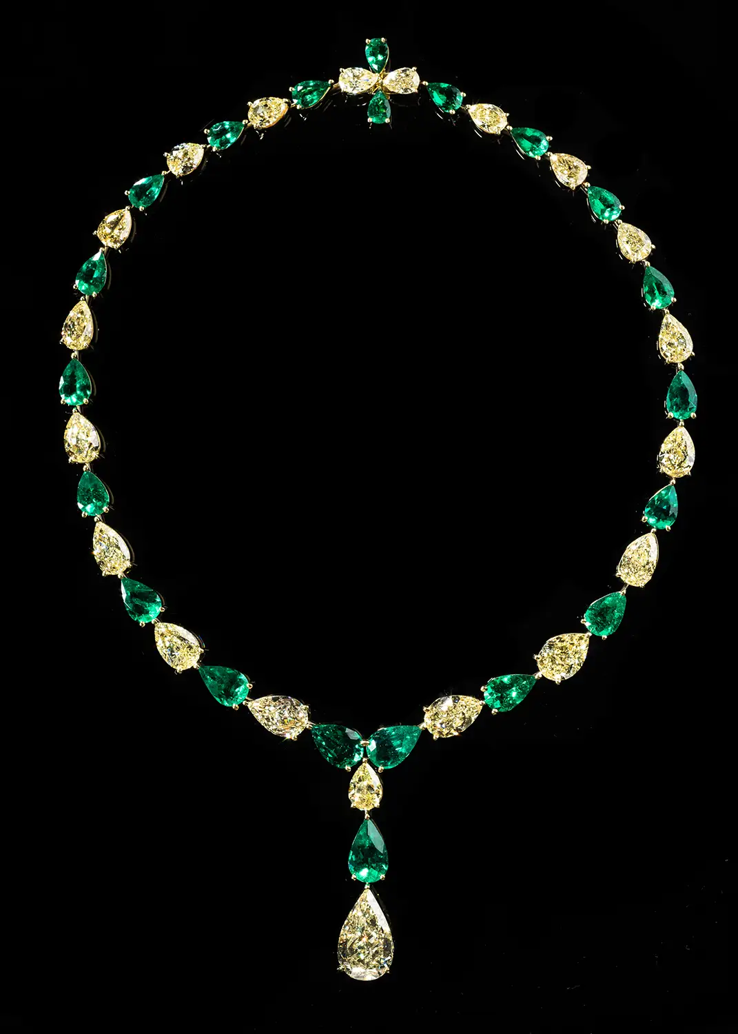95.29 Carat Vivid Green Emerald and Fancy Yellow Natural Diamond Drop Necklace 5 95.29 Carat Vivid Green Emerald and Fancy Yellow Natural Diamond Drop Necklace