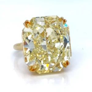 ZAR 32 CARAT FANCY YELLOW INTENSE DIAMOND RING RADIANT CUT VS2 18K GOLD