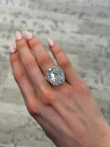 GIA 30.69 ct Cushion Brilliant Cut Diamond Ring 10 GIA 30.69 ct Cushion Brilliant Cut Diamond Ring